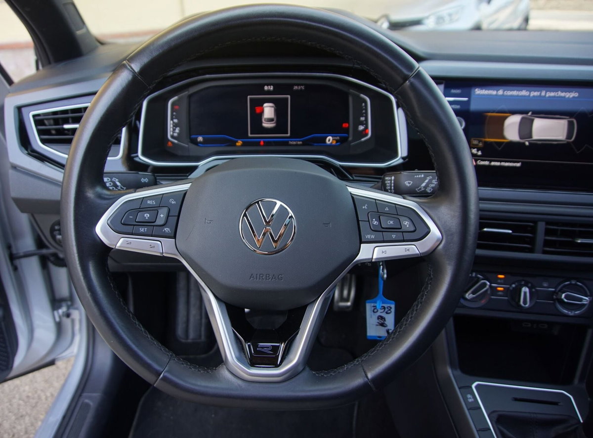 Volkswagen Taigo 1.0 TSI 110 CV DSG R-Line (14)