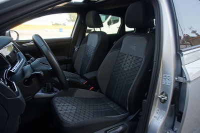 Volkswagen Taigo 1.0 TSI 110 CV DSG R-Line (5)