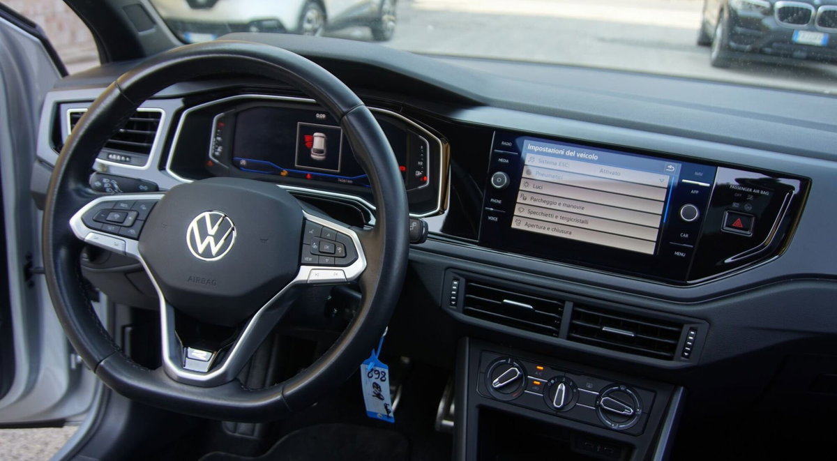 Volkswagen Taigo 1.0 TSI 110 CV DSG R-Line (7)