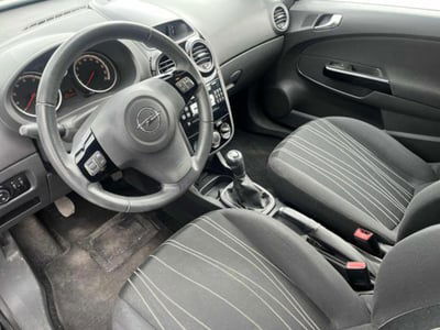 Opel Corsa 1.2 3 porte Sport usata