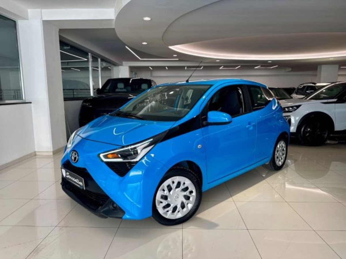 Toyota Aygo Connect 1.0 VVT-i 72 CV 5 porte x-cool