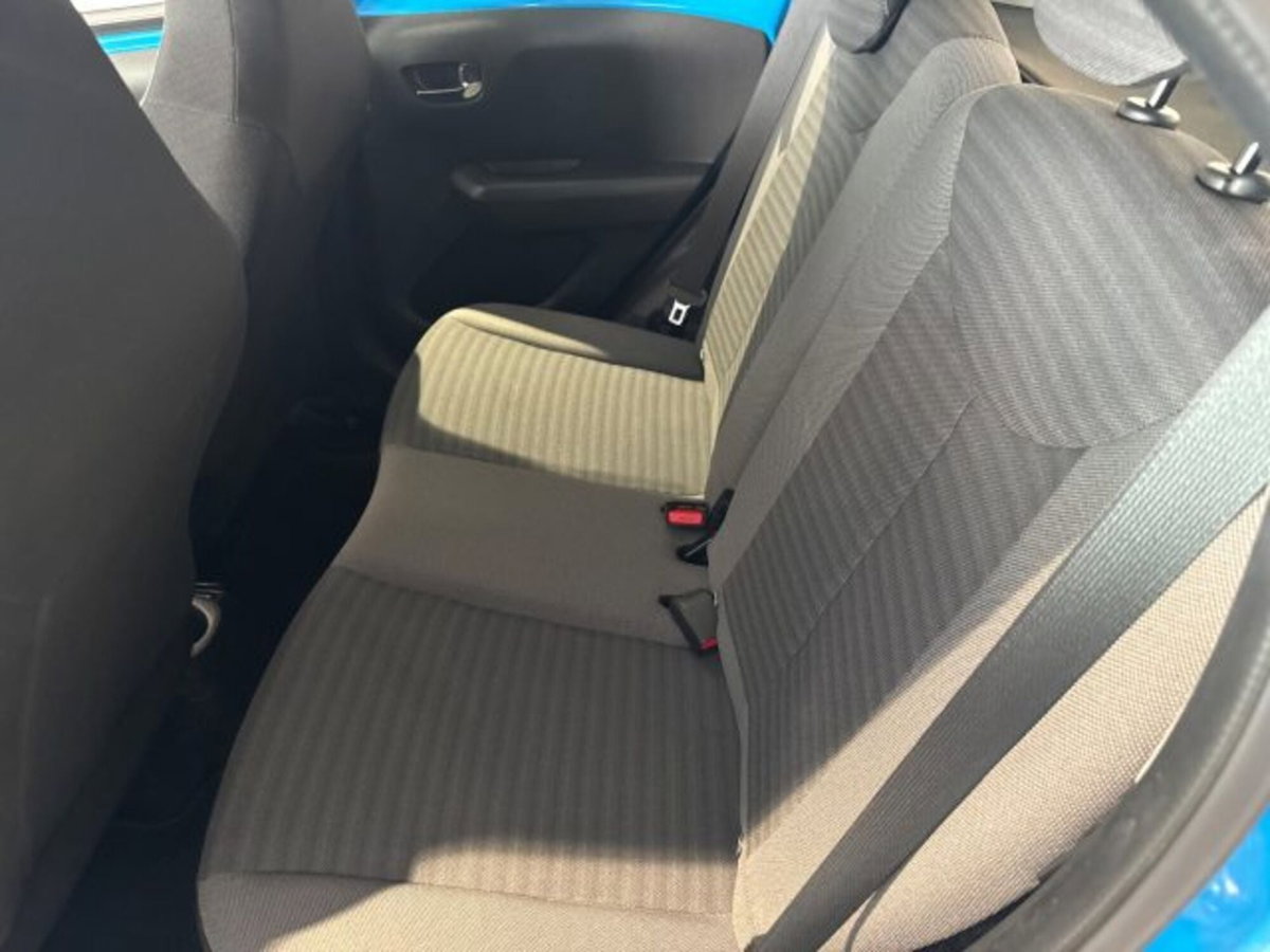 Toyota Aygo Connect 1.0 VVT-i 72 CV 5 porte x-cool (11)