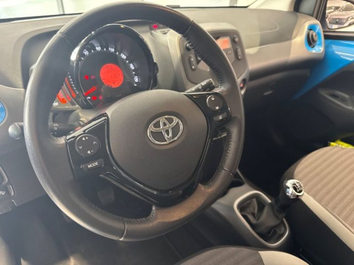 Toyota Aygo Connect 1.0 VVT-i 72 CV 5 porte x-cool (14)
