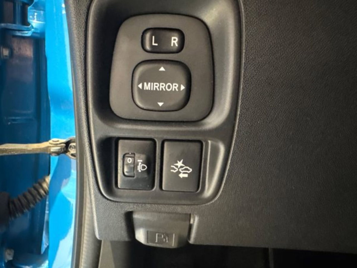 Toyota Aygo Connect 1.0 VVT-i 72 CV 5 porte x-cool (15)