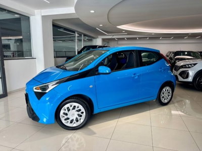 Toyota Aygo Connect 1.0 VVT-i 72 CV 5 porte x-cool (2)