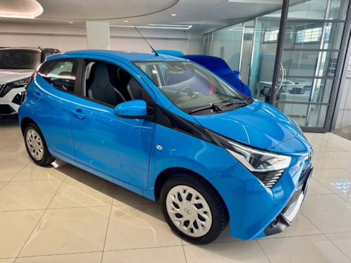 Toyota Aygo Connect 1.0 VVT-i 72 CV 5 porte x-cool (6)