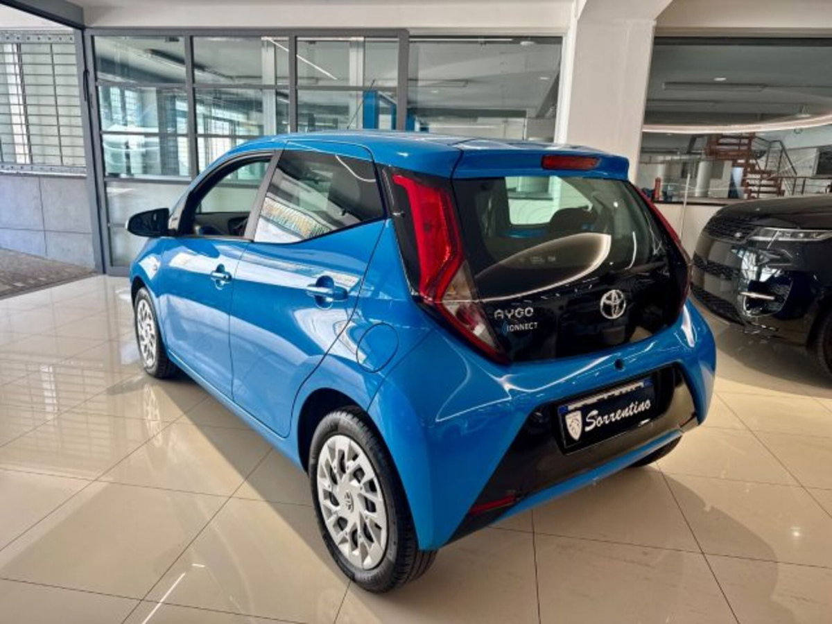 Toyota Aygo Connect 1.0 VVT-i 72 CV 5 porte x-cool (8)