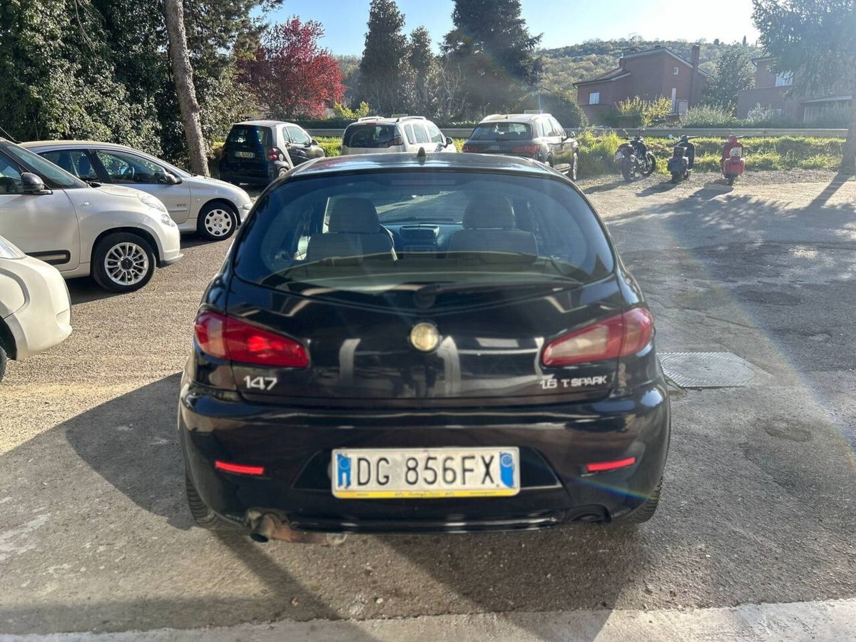 Alfa Romeo 147 1.6 16V TS (105) 5 porte Black Line (5)
