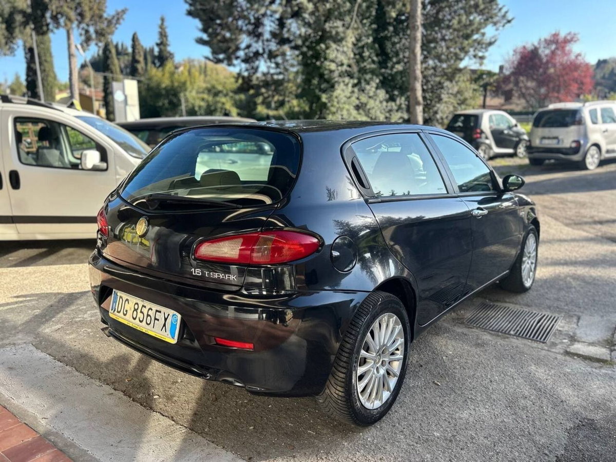 Alfa Romeo 147 1.6 16V TS (105) 5 porte Black Line (6)