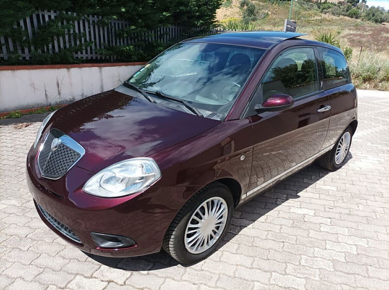 Lancia Ypsilon 1.3 MJT 90 CV Oro Bianco