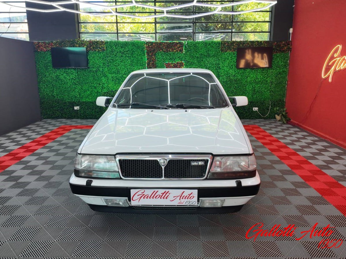 Lancia Thema i.e. turbo 16V (2)