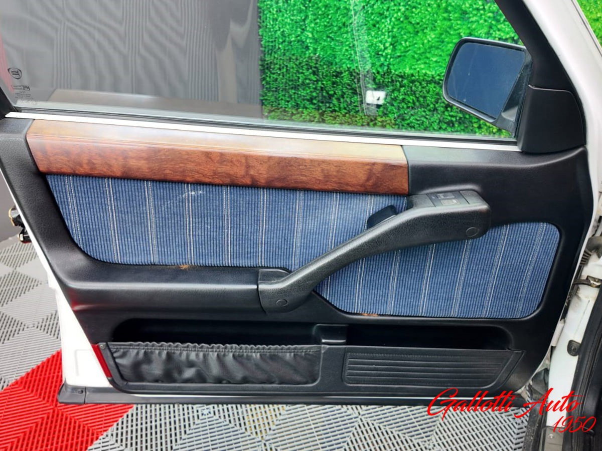 Lancia Thema i.e. turbo 16V (8)