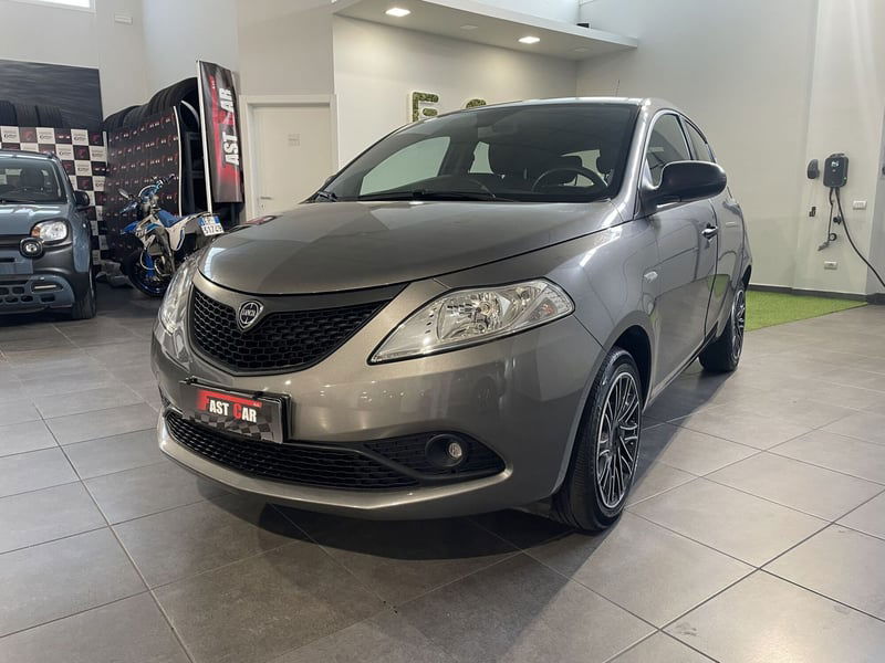Lancia Ypsilon 1.2 69 CV 5 porte GPL Ecochic Gold