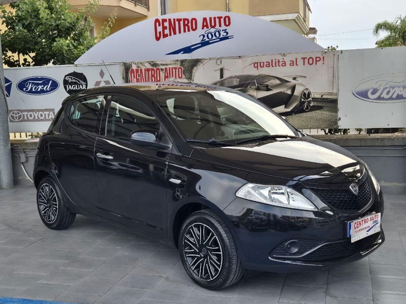 Lancia Ypsilon 1.2 69 CV 5 porte Gold