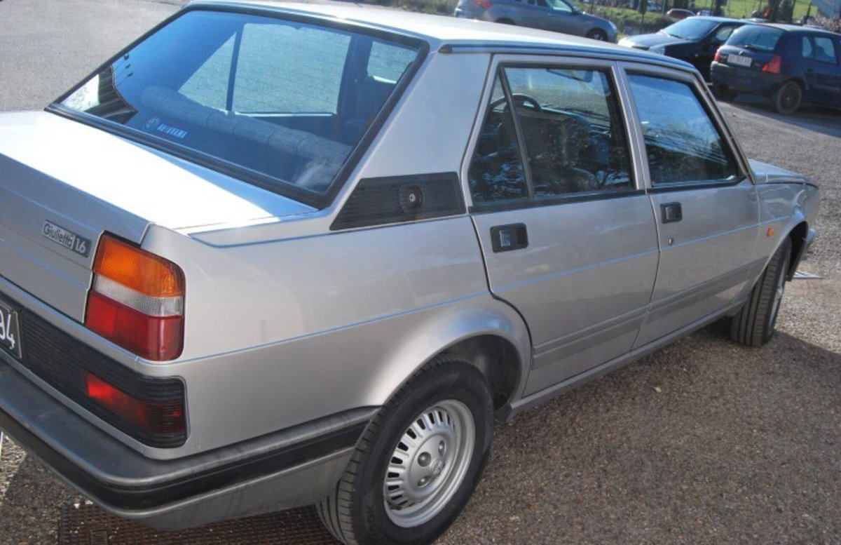 Alfa Romeo Giulietta 1.6 L (2)