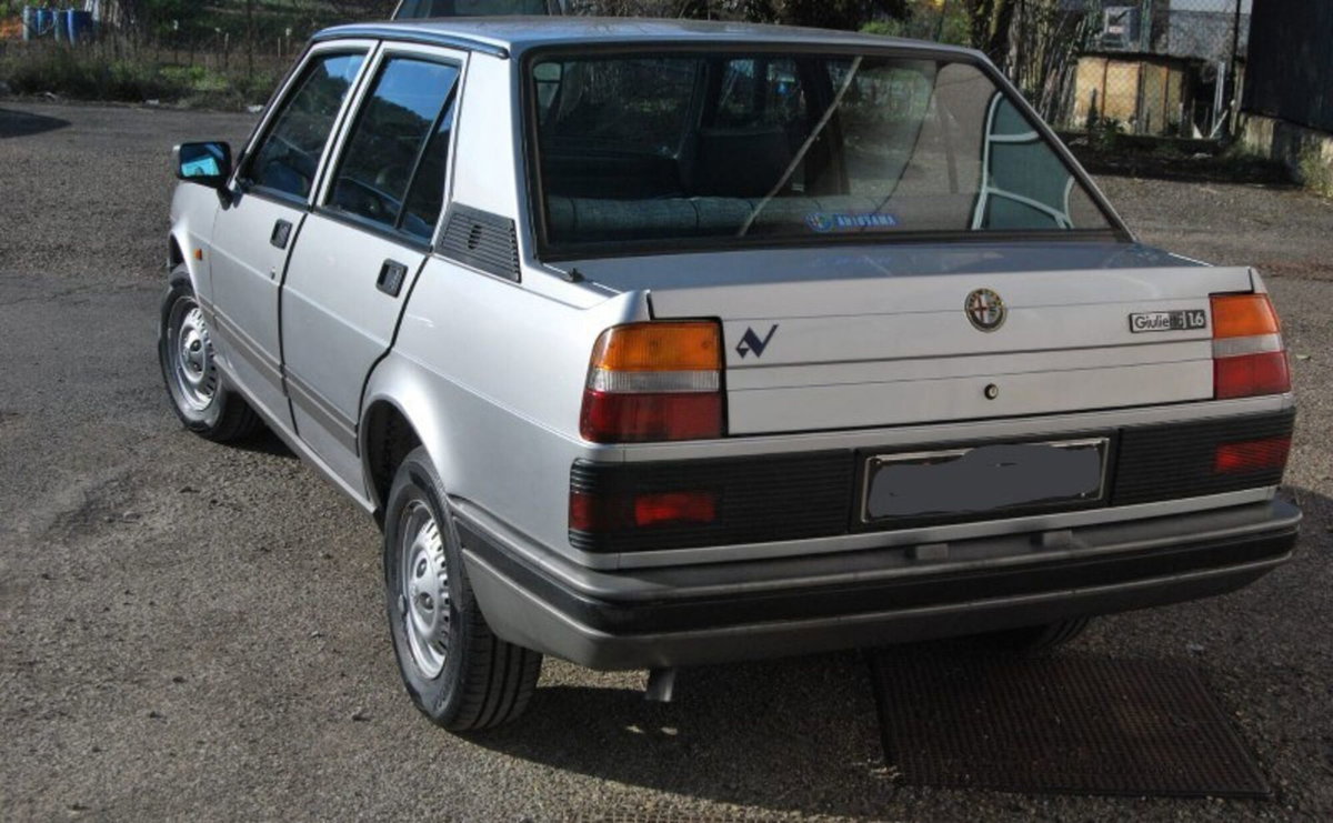 Alfa Romeo Giulietta 1.6 L (5)