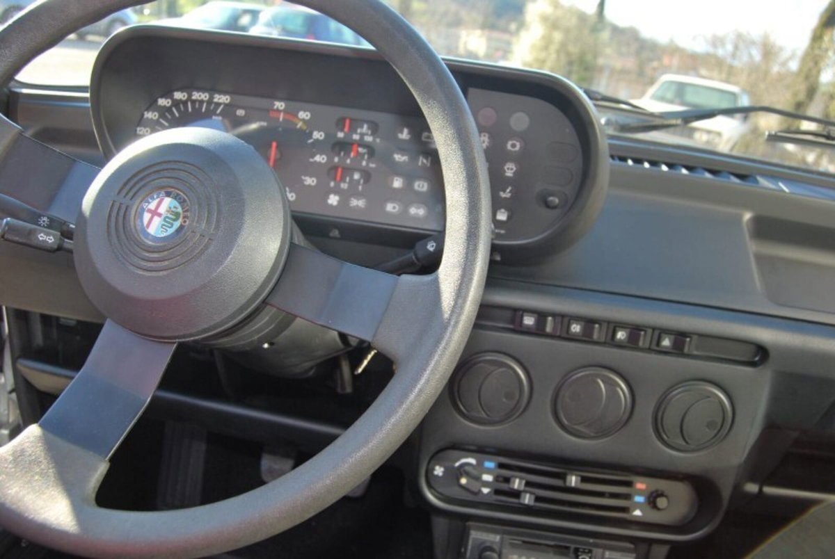 Alfa Romeo Giulietta 1.6 L (7)