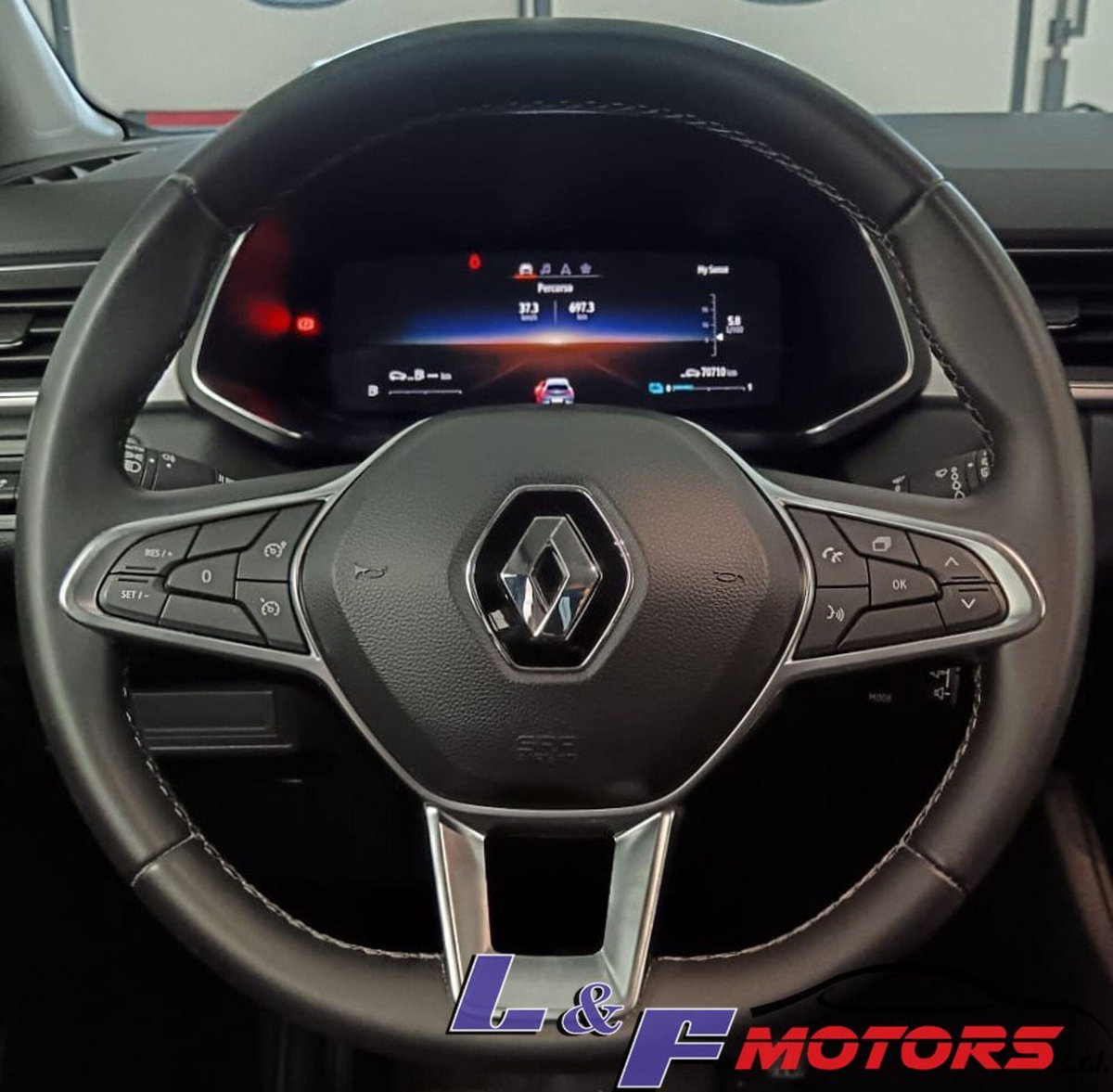 Renault Captur Plug-in Hybrid E-Tech 160 CV Intens (10)