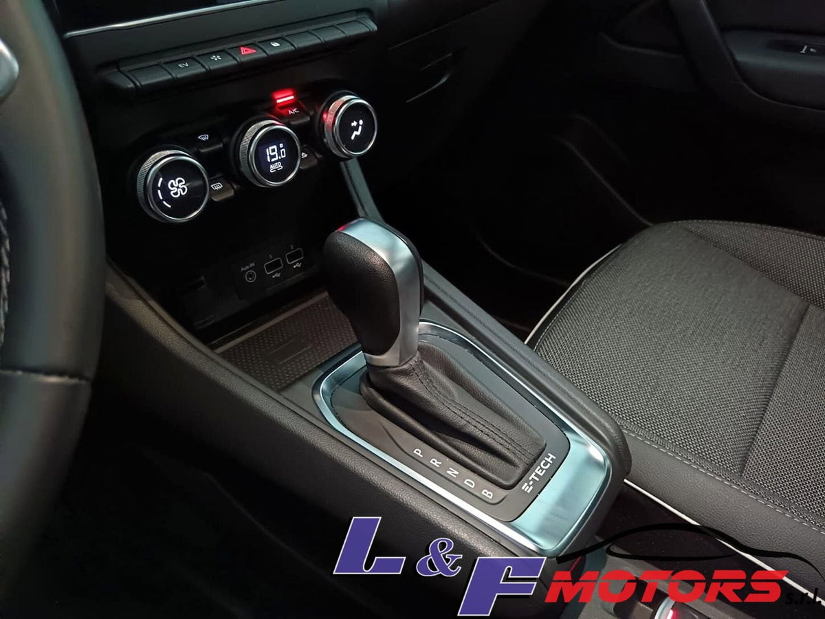 Renault Captur Plug-in Hybrid E-Tech 160 CV Intens (11)