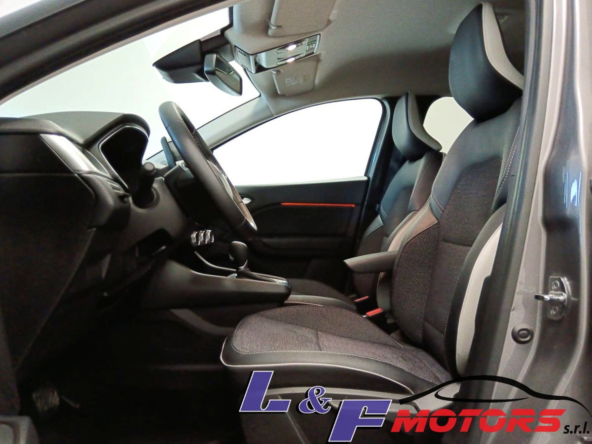 Renault Captur Plug-in Hybrid E-Tech 160 CV Intens (18)