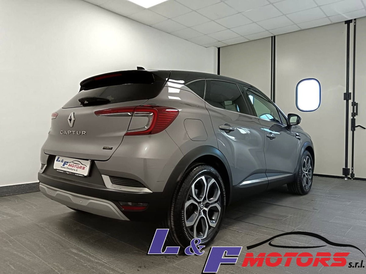 Renault Captur Plug-in Hybrid E-Tech 160 CV Intens (5)