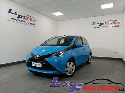 Toyota Aygo 1.0 VVT-i 69 CV 5 porte x-wave usata