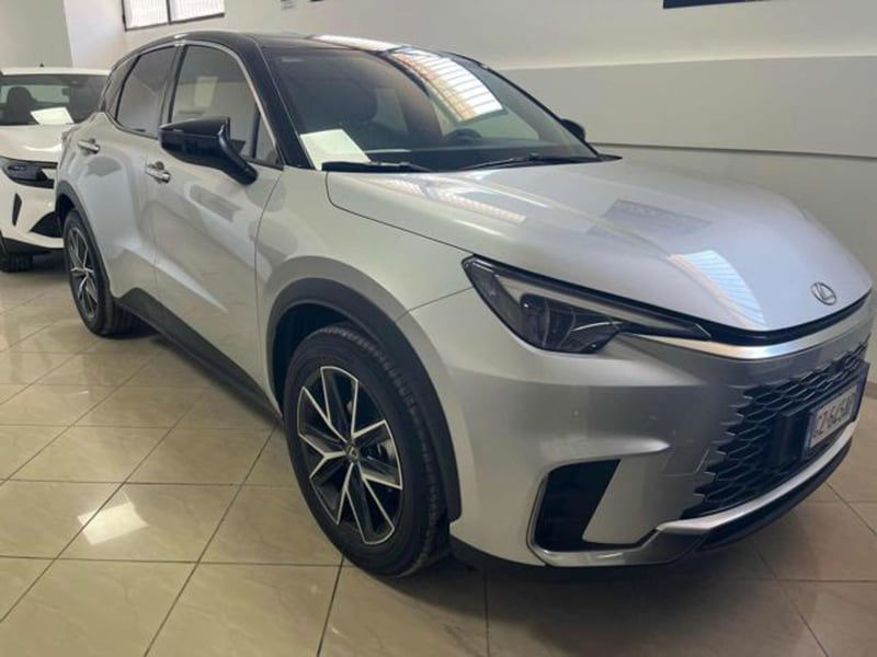 Lexus LBX 1.5 hybrid Emotion 4wd