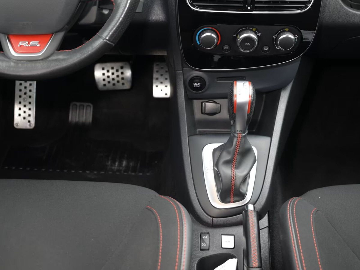 Renault Clio TCe 220CV EDC 5 porte Energy R.S. Trophy (12)