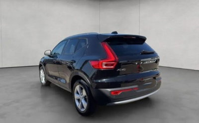 Volvo XC40 B3 automatico Core N1 (11)