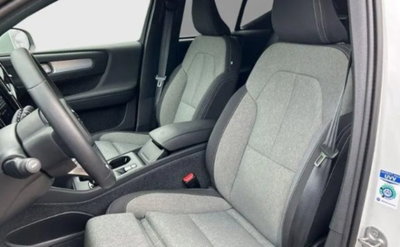 Volvo XC40 B3 automatico Core N1 (17)