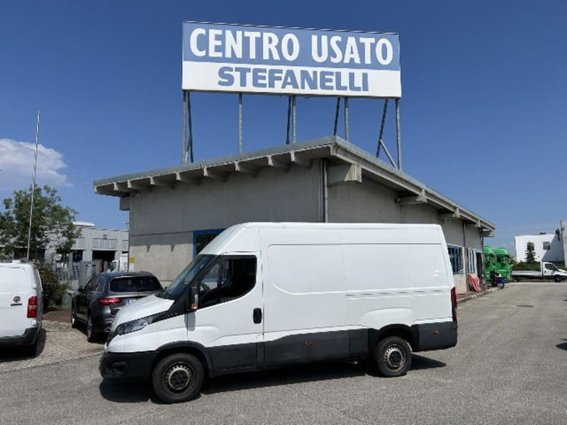 Iveco Daily Telaio 35S14 2.3 HPT PLM Cabinato