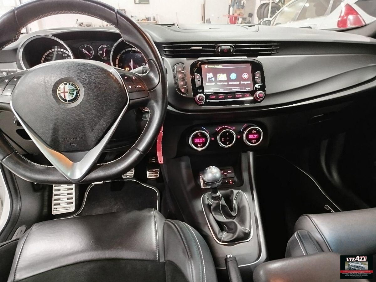 Alfa Romeo Giulietta 1.6 JTDm-2 Giulietta (16)