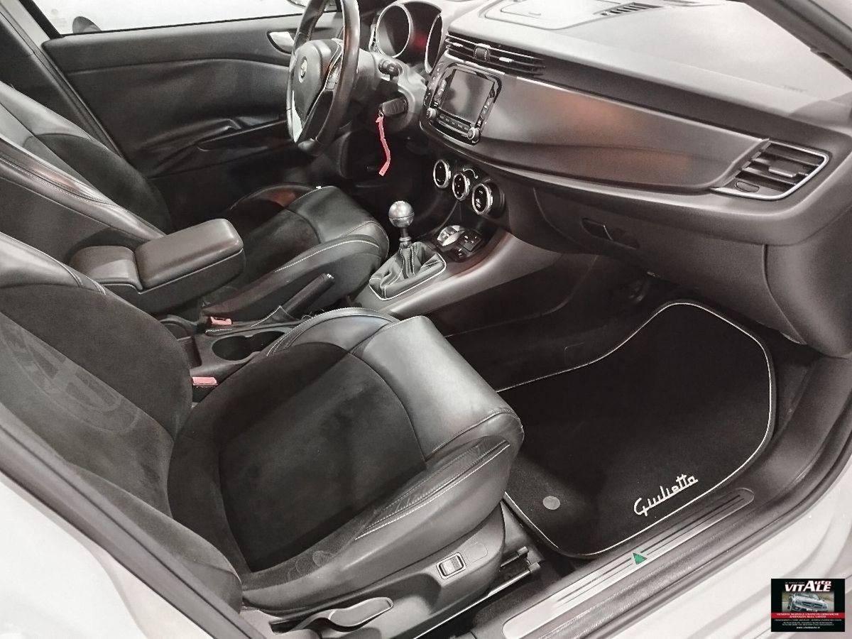 Alfa Romeo Giulietta 1.6 JTDm-2 Giulietta (18)