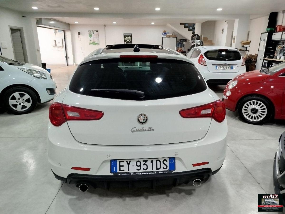 Alfa Romeo Giulietta 1.6 JTDm-2 Giulietta (6)