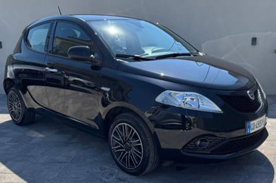 Lancia Ypsilon 1.0 FireFly 5 porte S&S Hybrid Gold Plus usata