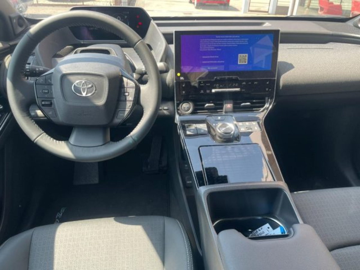 Toyota bZ4X ev Lounge 2wd 204cv (9)