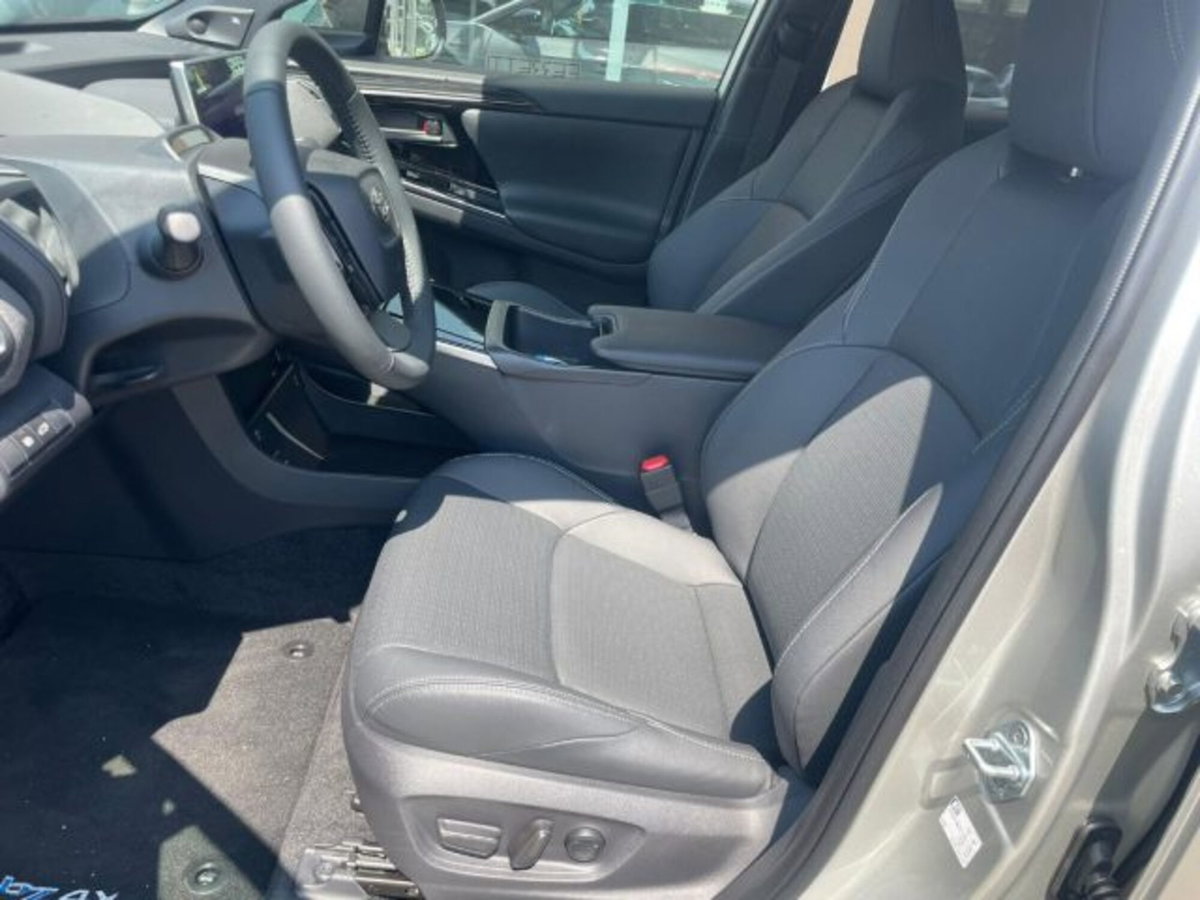 Toyota bZ4X ev Lounge 2wd 204cv (8)