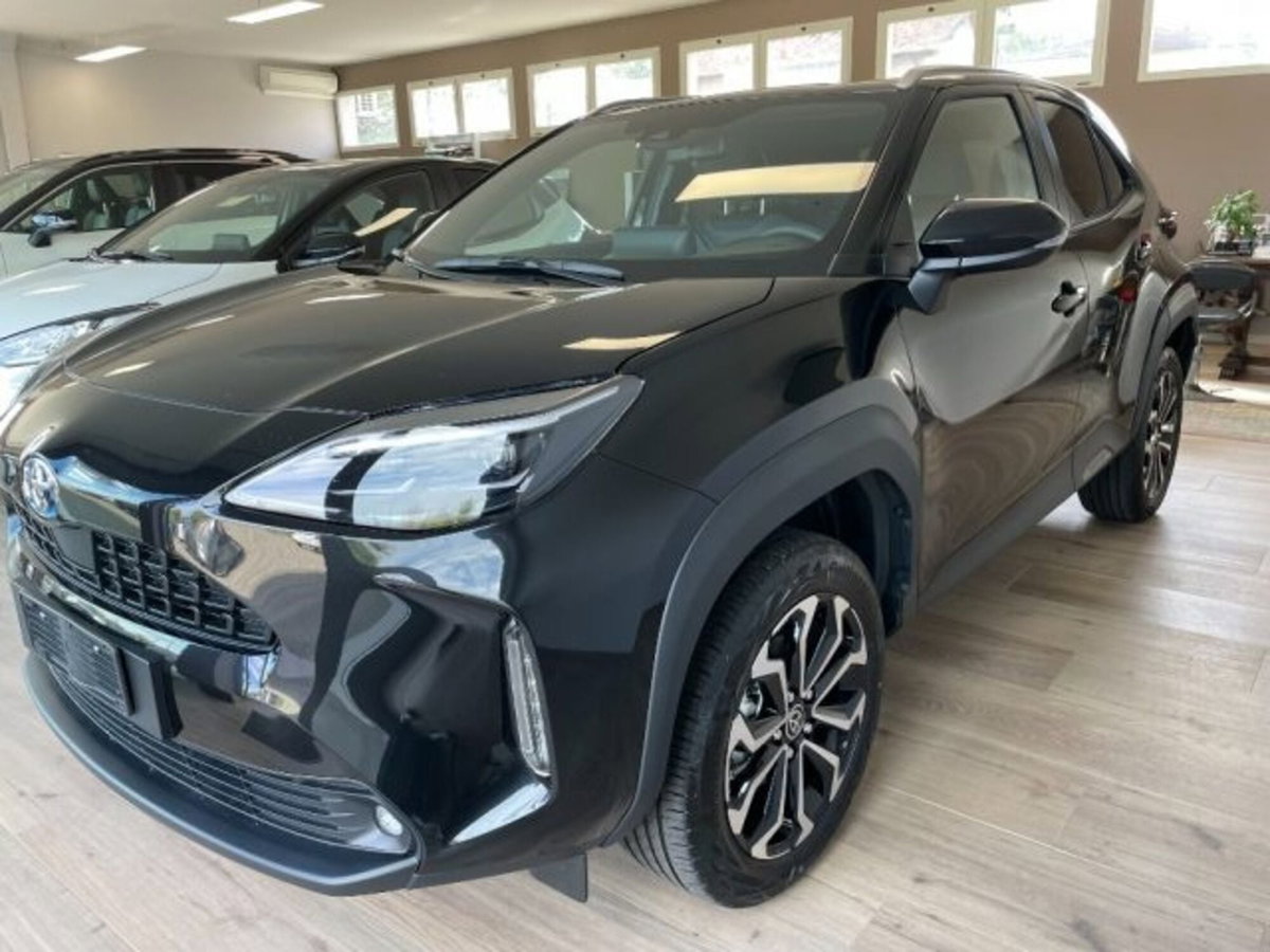 Toyota Yaris Cross 1.5 Hybrid 5p. E-CVT Trend (2)