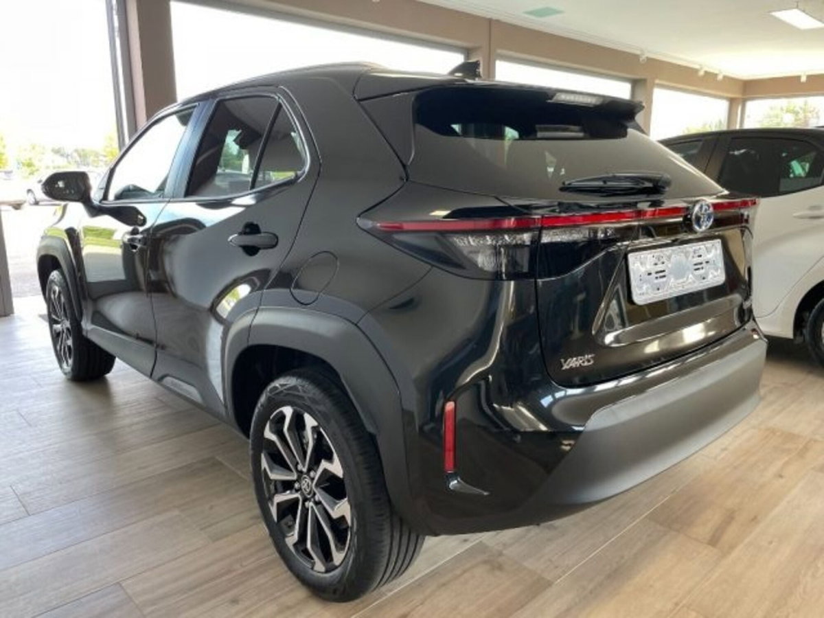 Toyota Yaris Cross 1.5 Hybrid 5p. E-CVT Trend (3)
