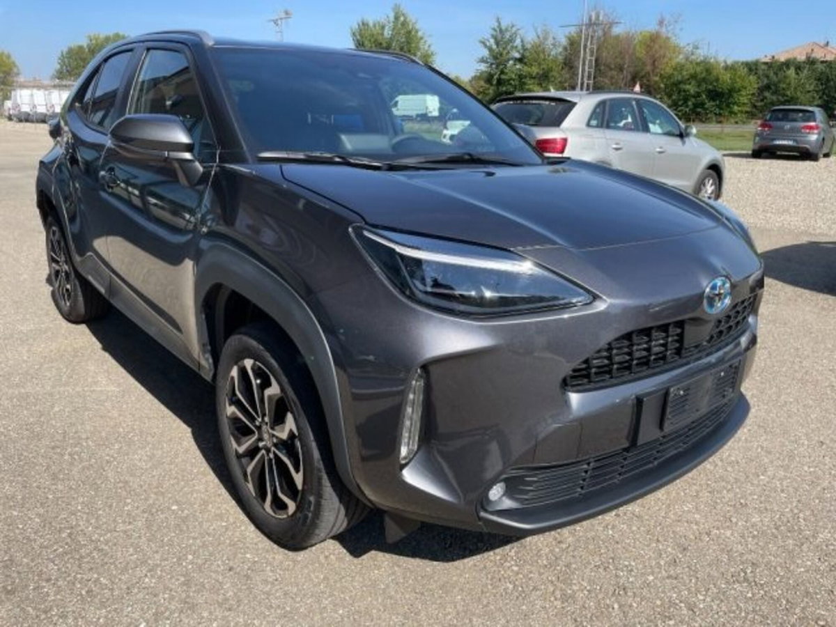 Toyota Yaris Cross 1.5h GR Sport Black Sky fwd 116cv e-cvt (2)