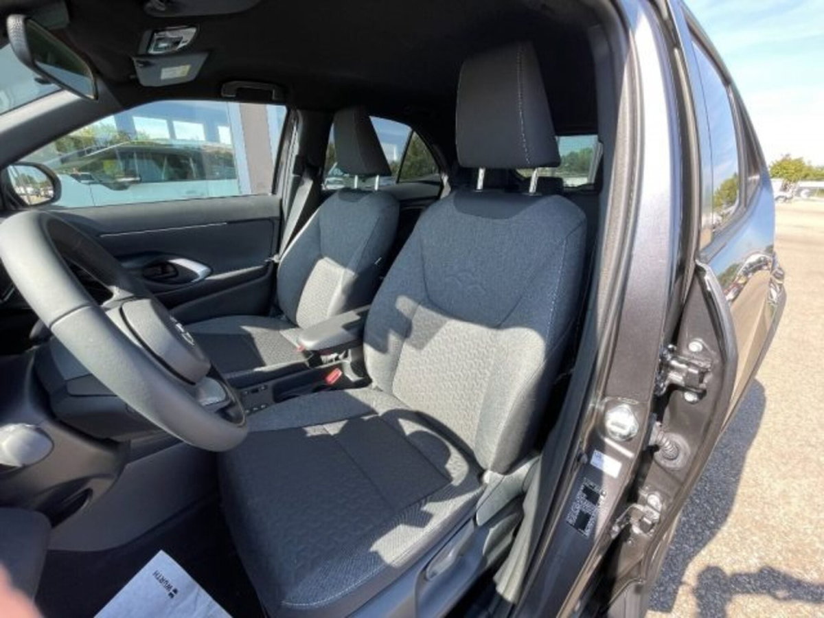 Toyota Yaris Cross 1.5h GR Sport Black Sky fwd 116cv e-cvt (6)