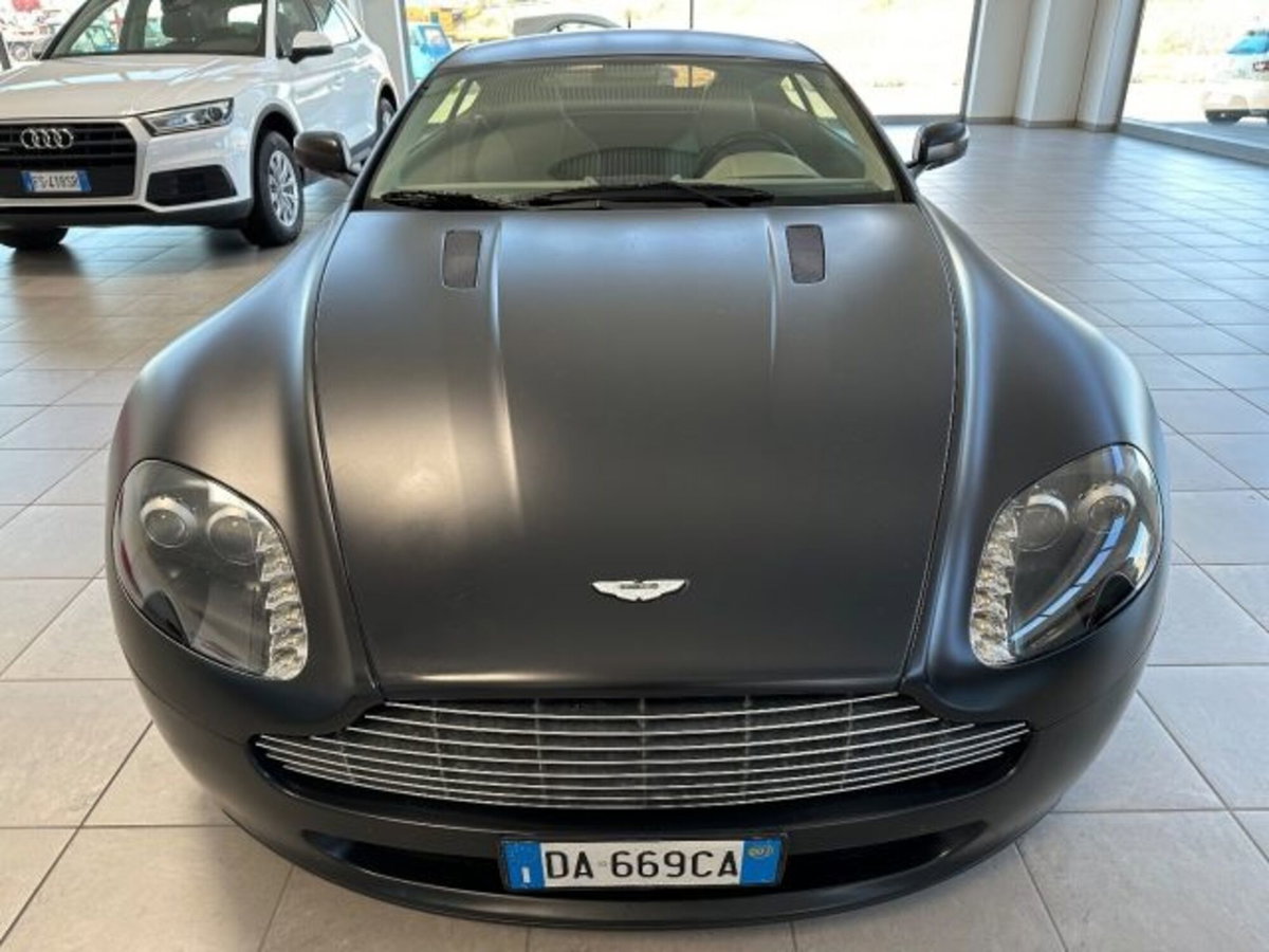 Aston Martin V8 Vantage Coupé V8 Vantage Coupé (2)