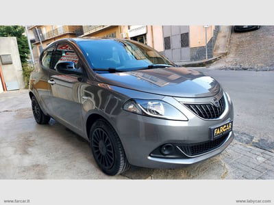 Lancia Ypsilon 1.0 FireFly 5 porte S&S Hybrid Gold Plus usata