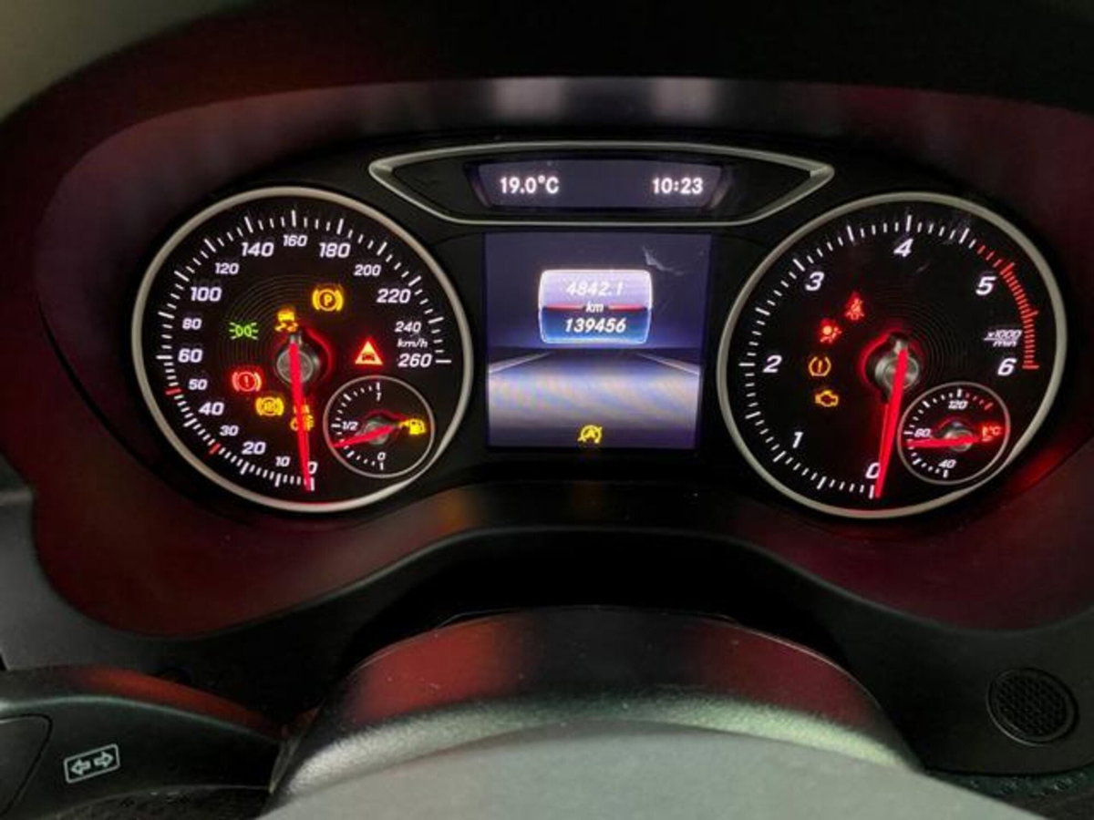 Mercedes-Benz Classe A 200 d Executive (14)