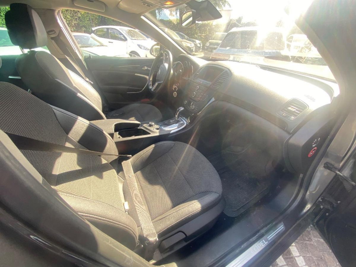Opel Insignia Station Wagon CDTI 160CV Sports aut. Cosmo (3)