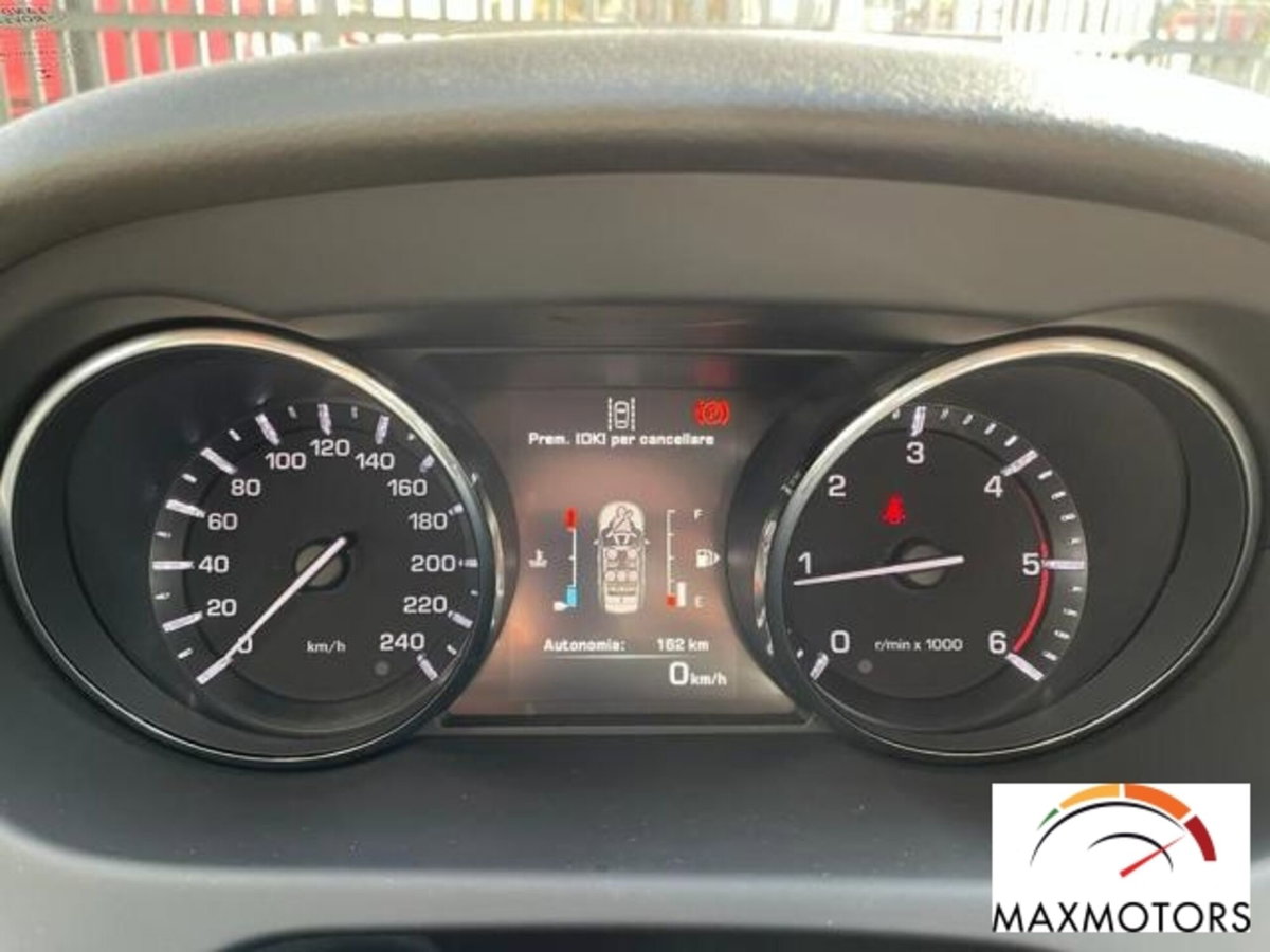 Land Rover Discovery Sport 2.2 TD4 SE (11)
