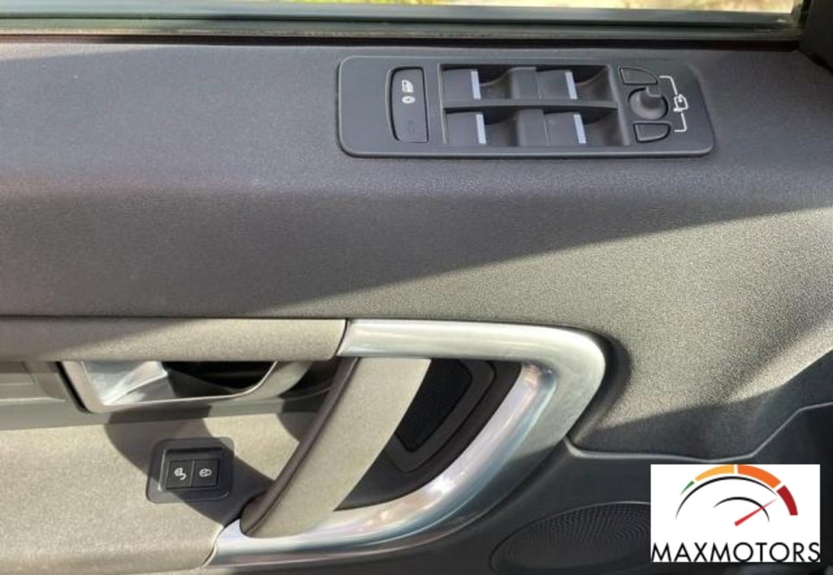 Land Rover Discovery Sport 2.2 TD4 SE (16)