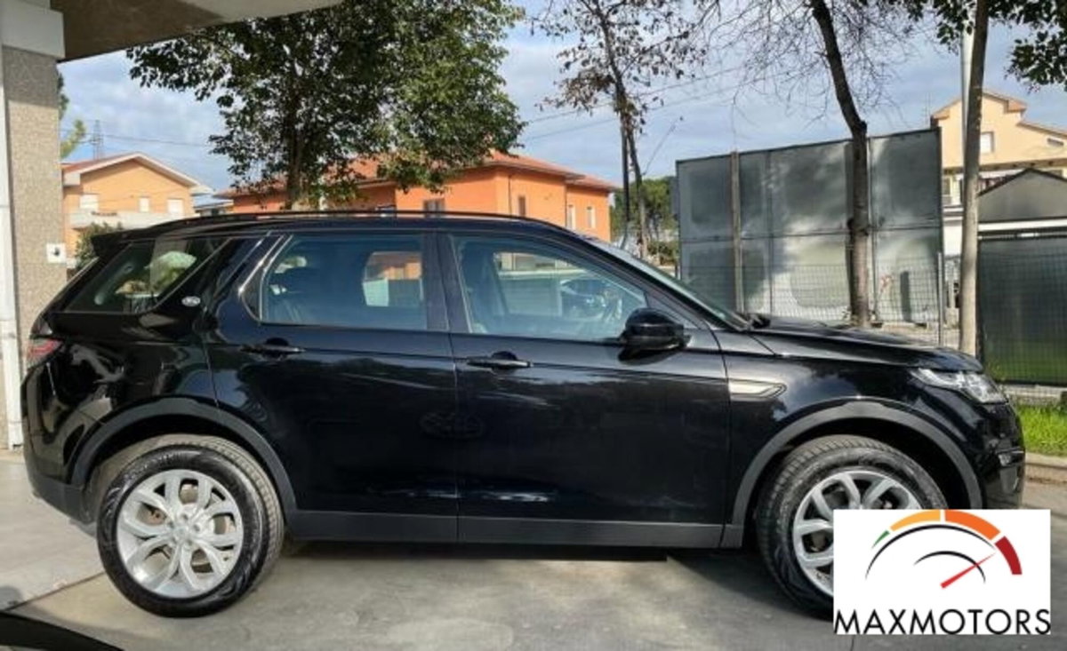 Land Rover Discovery Sport 2.2 TD4 SE (8)
