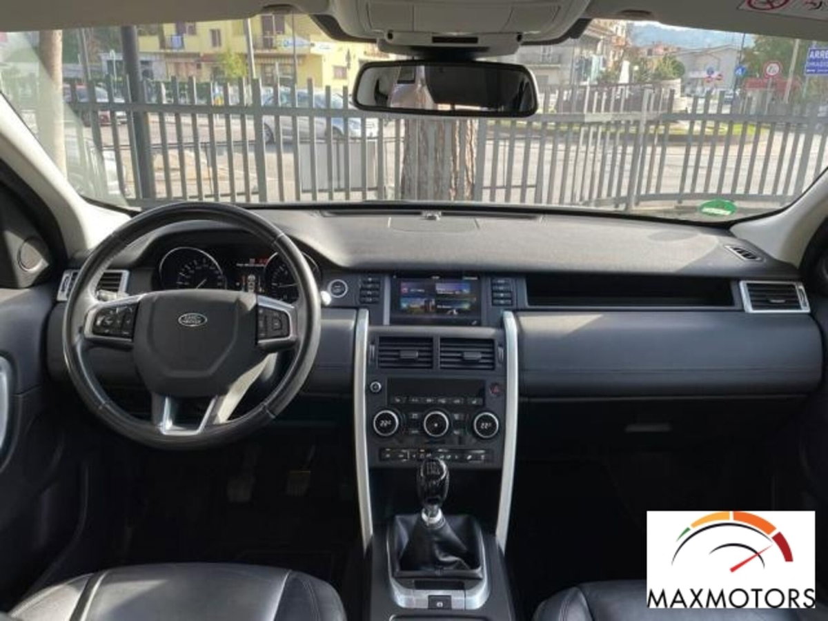 Land Rover Discovery Sport 2.2 TD4 SE (9)