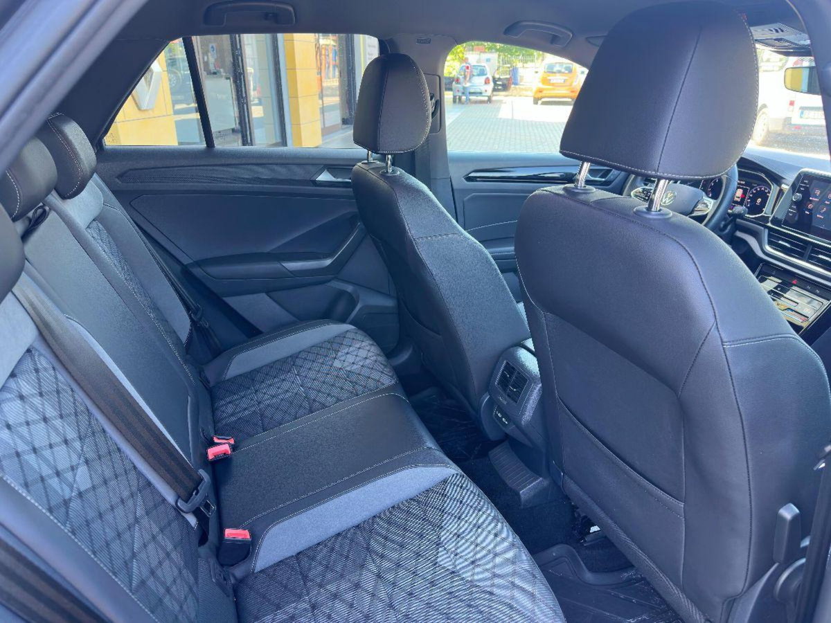 Volkswagen T-Roc 1.5 tsi R-Line (5)